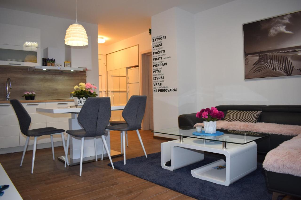 Apartment Trixi Pula Eksteriør billede
