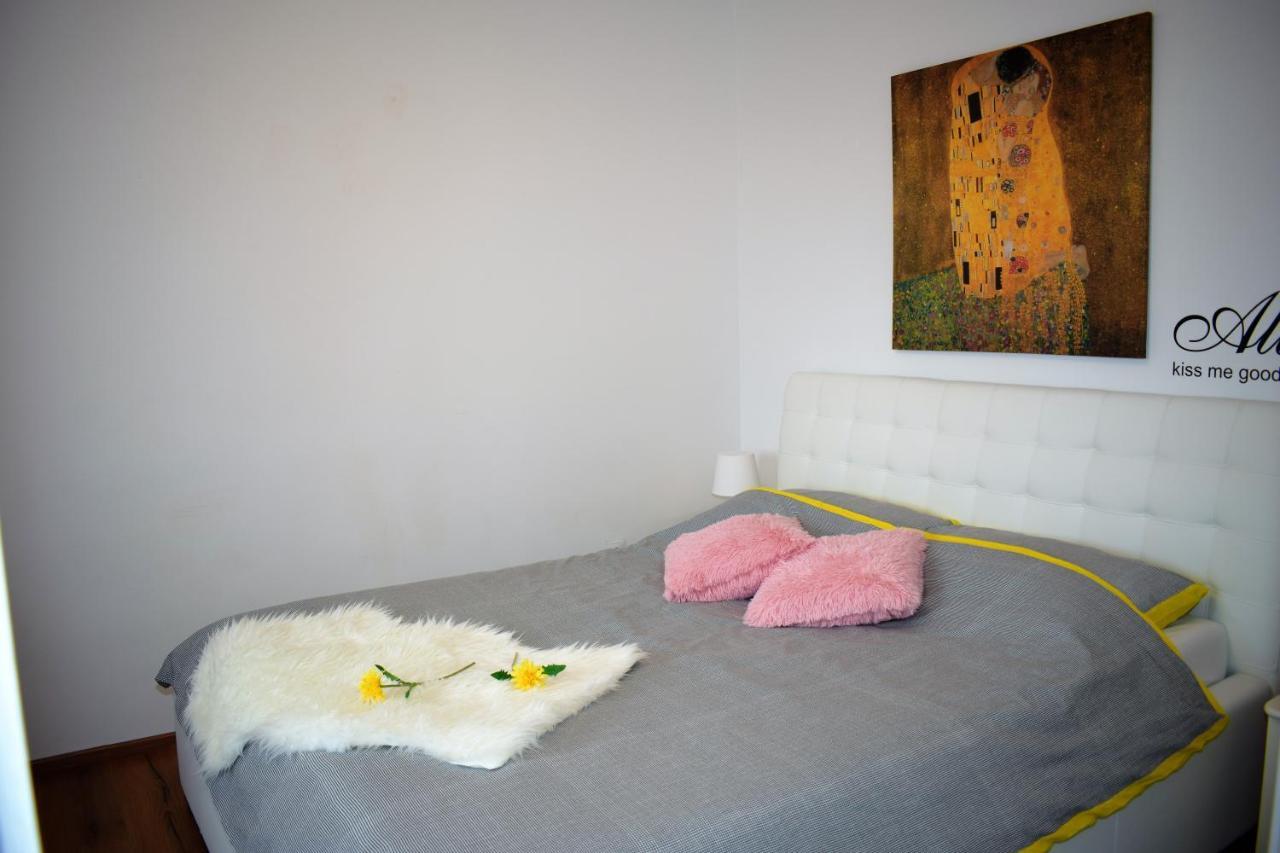 Apartment Trixi Pula Eksteriør billede