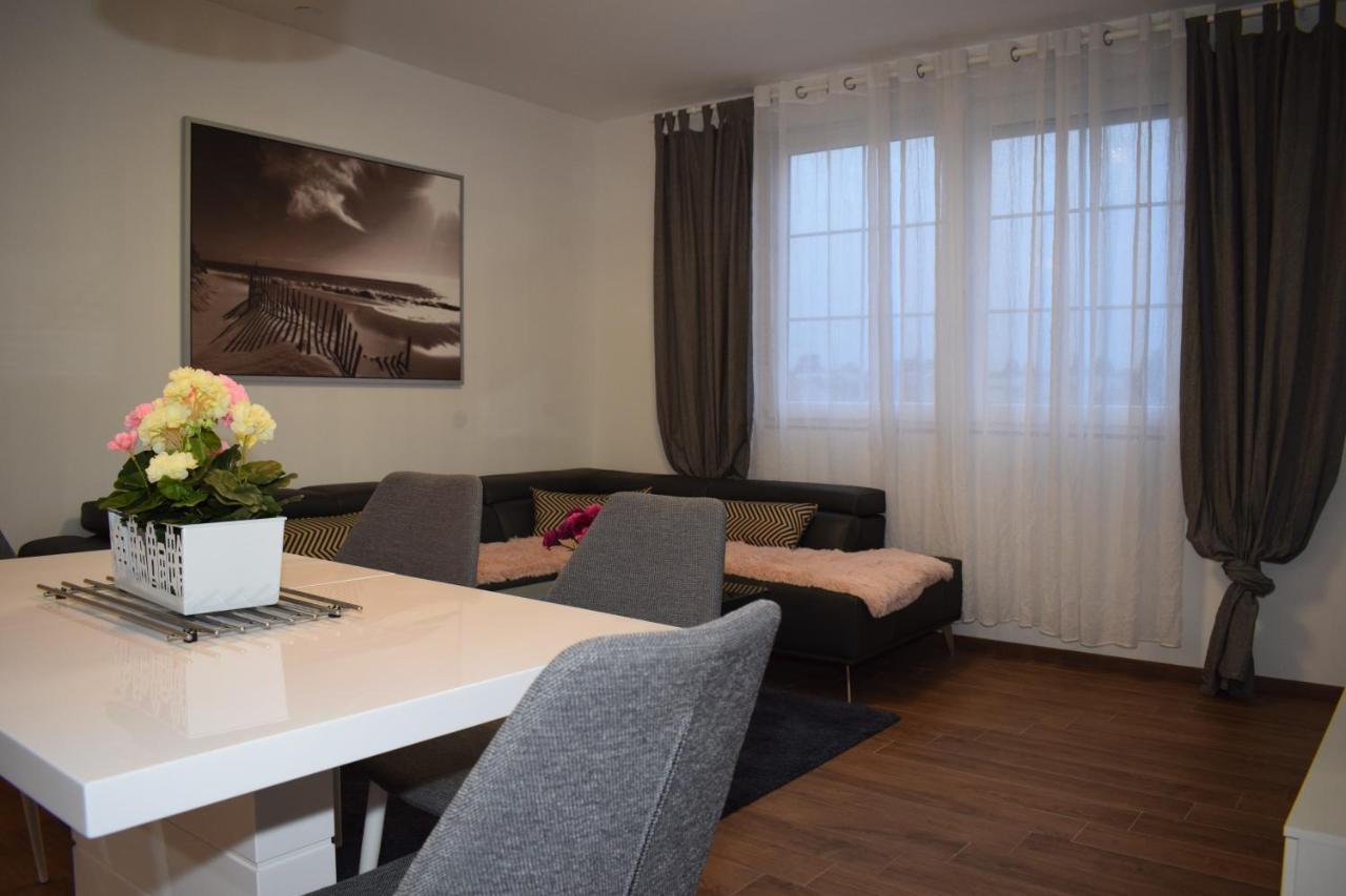 Apartment Trixi Pula Eksteriør billede